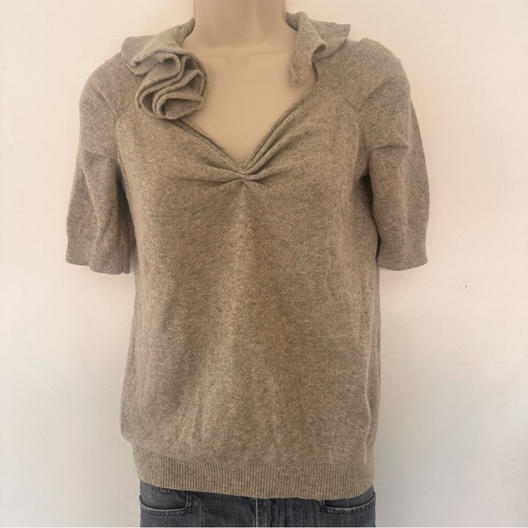 Magaschoni Cashmere Gray V-Neck Sweater Rosette Shawl Collar Short Sleeve Small - Picture 1 of 5